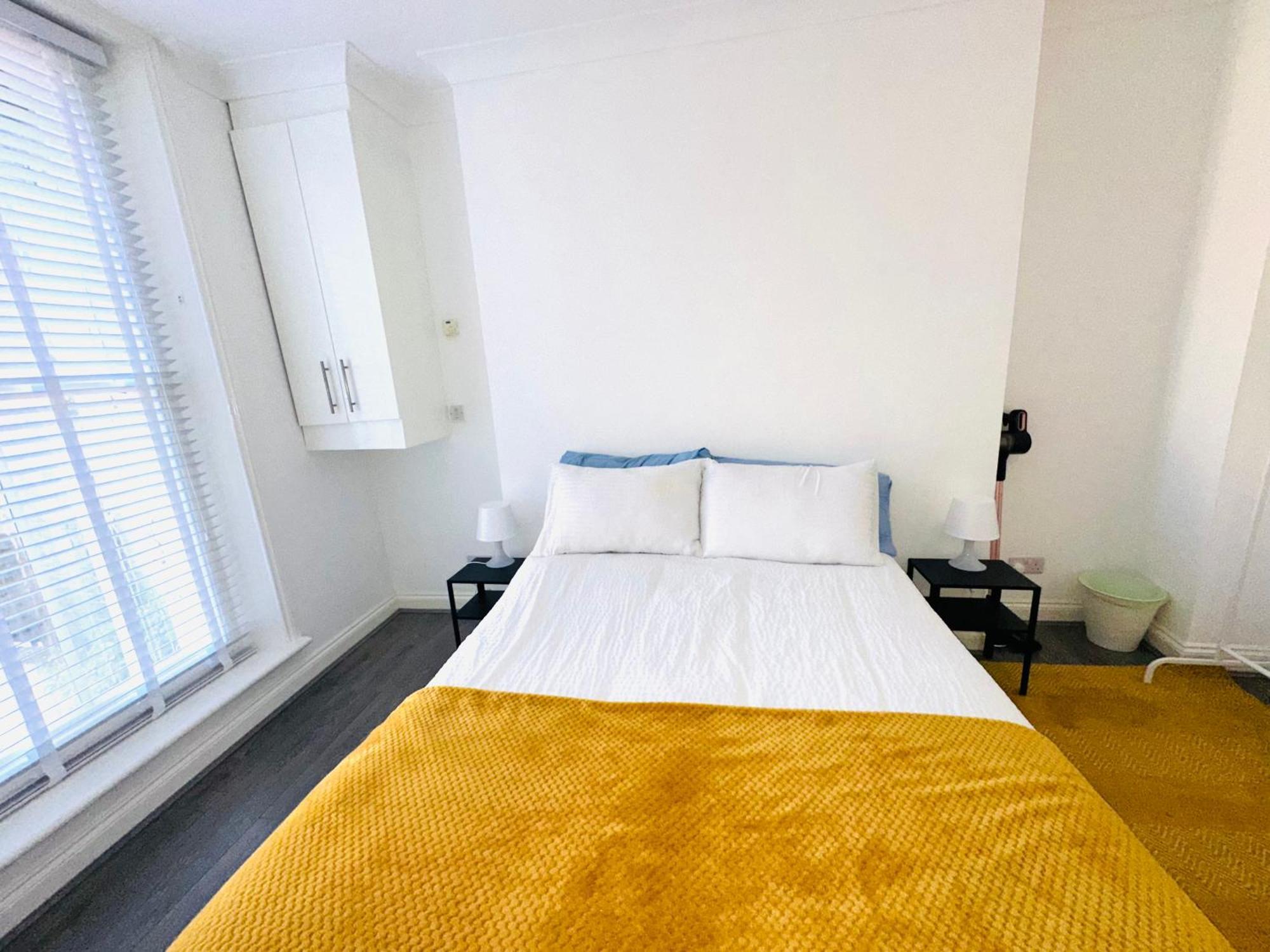 A Modern 2 Bedroom Seaside Apartment 哈斯丁 外观 照片