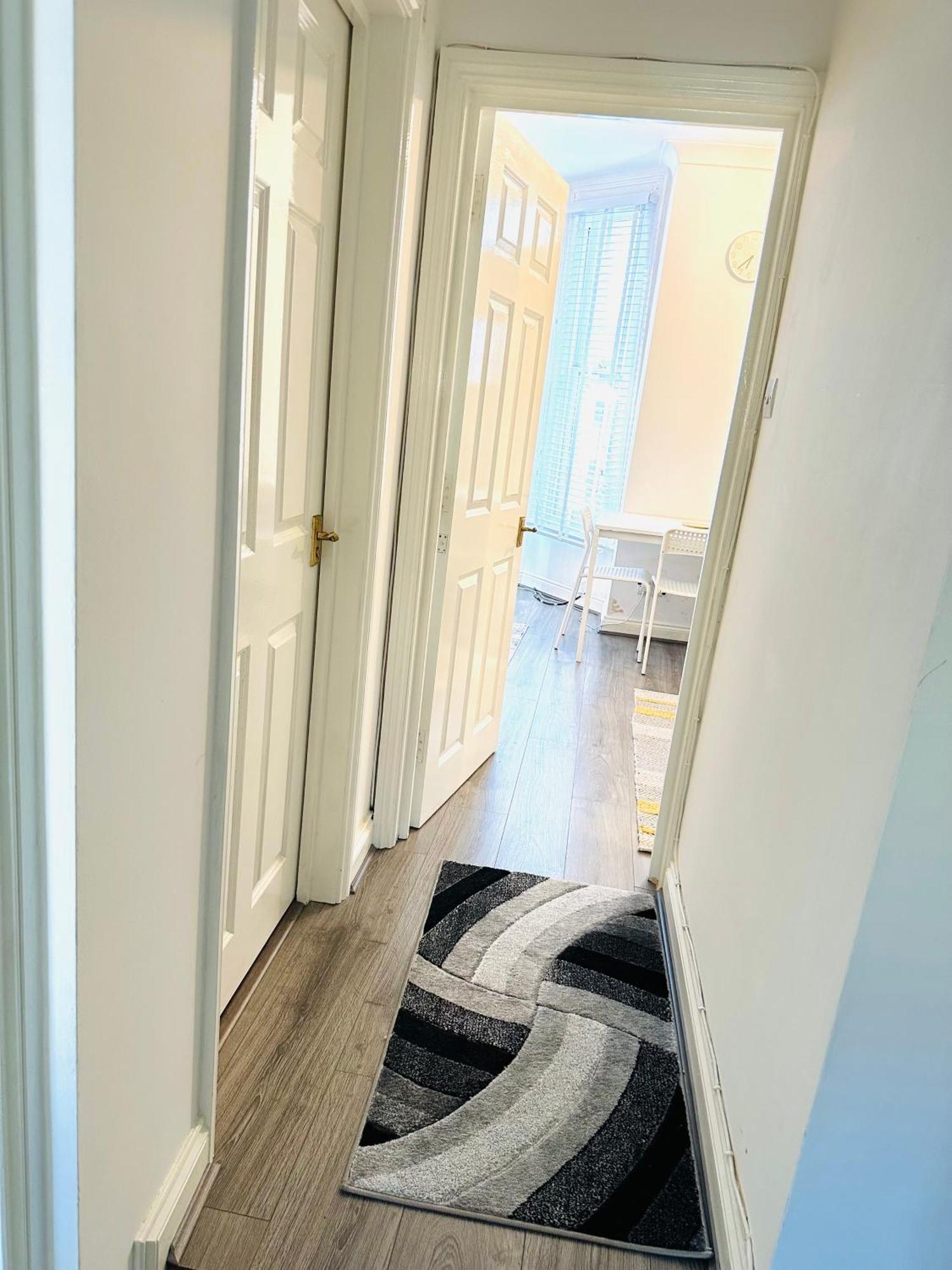 A Modern 2 Bedroom Seaside Apartment 哈斯丁 外观 照片