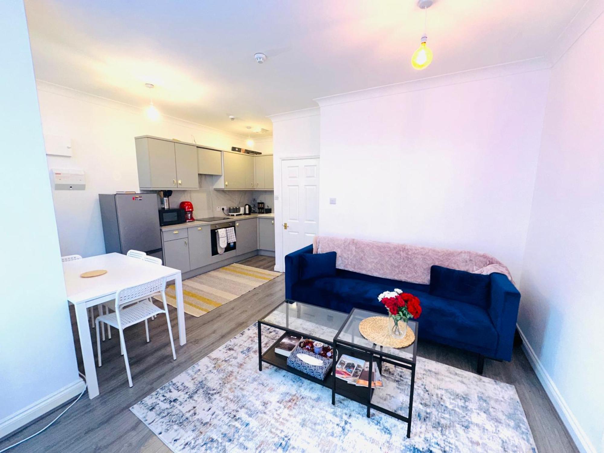 A Modern 2 Bedroom Seaside Apartment 哈斯丁 外观 照片